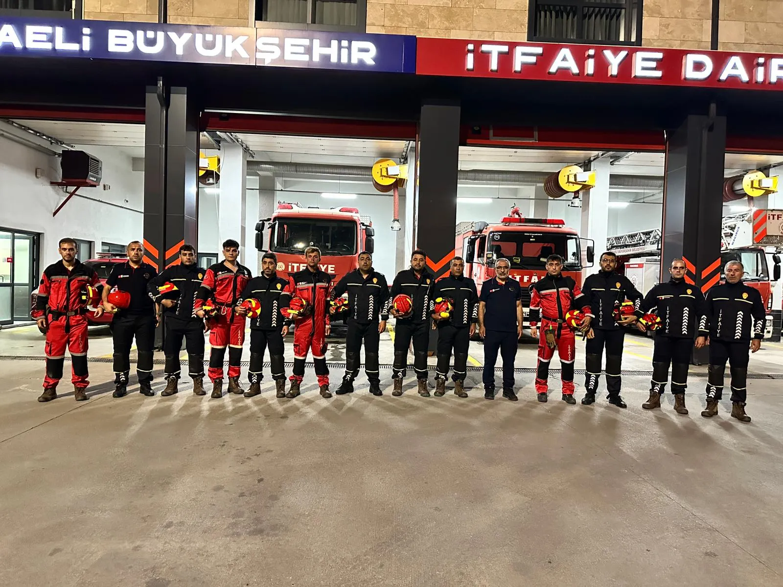 Manşet: Kocaeli Büyükşehir, Balıkesir’e  ekipleri hızır gibi gönderdi